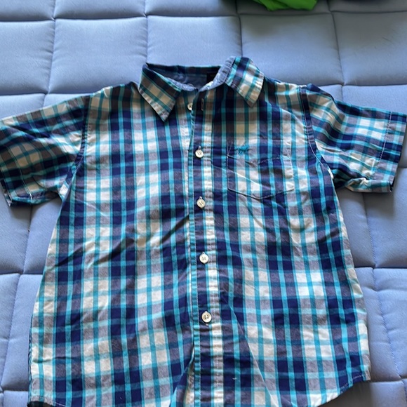 Bundle of 3 boy’s quality brand-button down short sleeve plaid shirts. Pre-loved - Picture 4 of 4